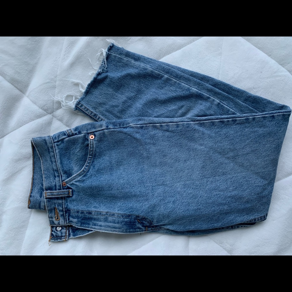VINTAGE LEVI MOM JEANS - Picture 3 of 3